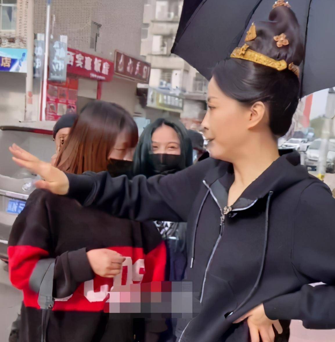 46岁王艳复出拍戏,颜值巅峰期已过,豪门阔太拍戏只为爱好?