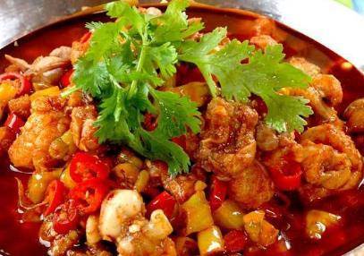 香辣跳跳蛙 辣是肯定的,但却带有非常浓郁的湘菜特色_牛蛙_酱料_干