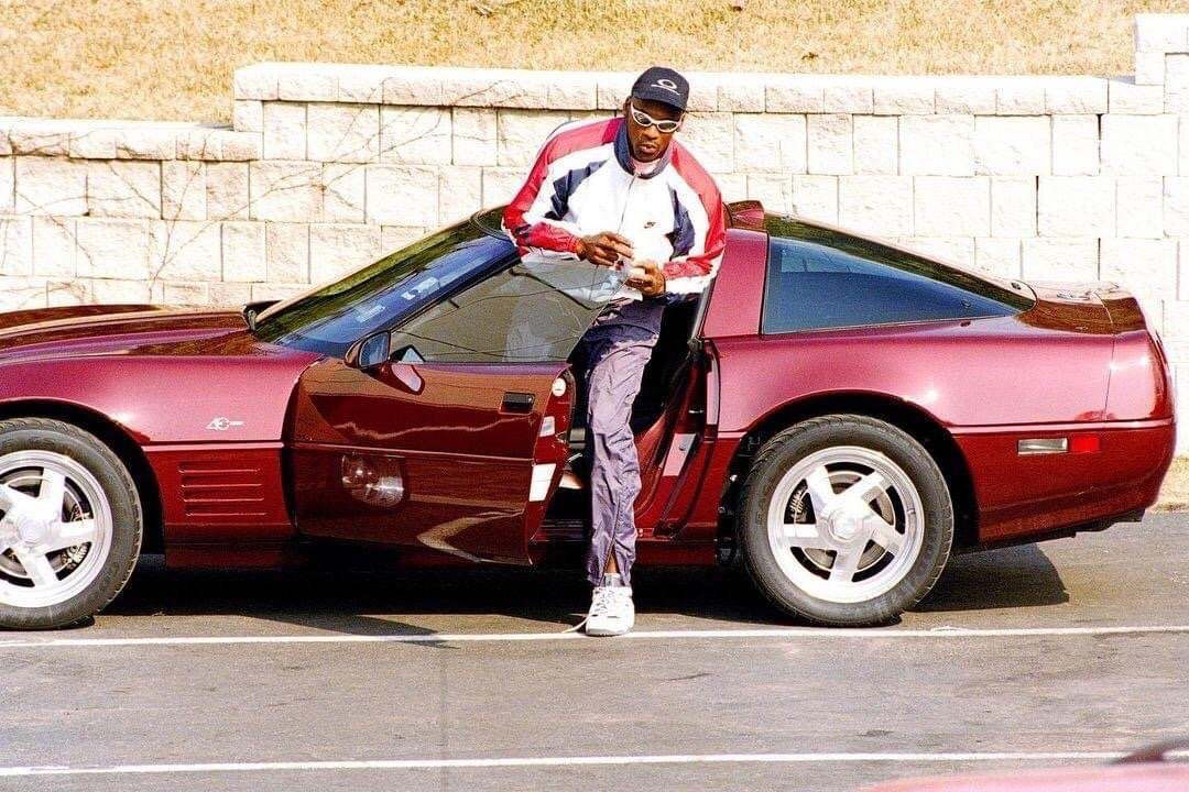 nba球星谁是豪车第一人?数量多还不够!