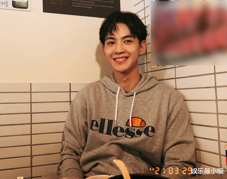 唐晓天疑似恋情被拍,我却关注到他的行为动作,粉丝维护更是恶臭_随地