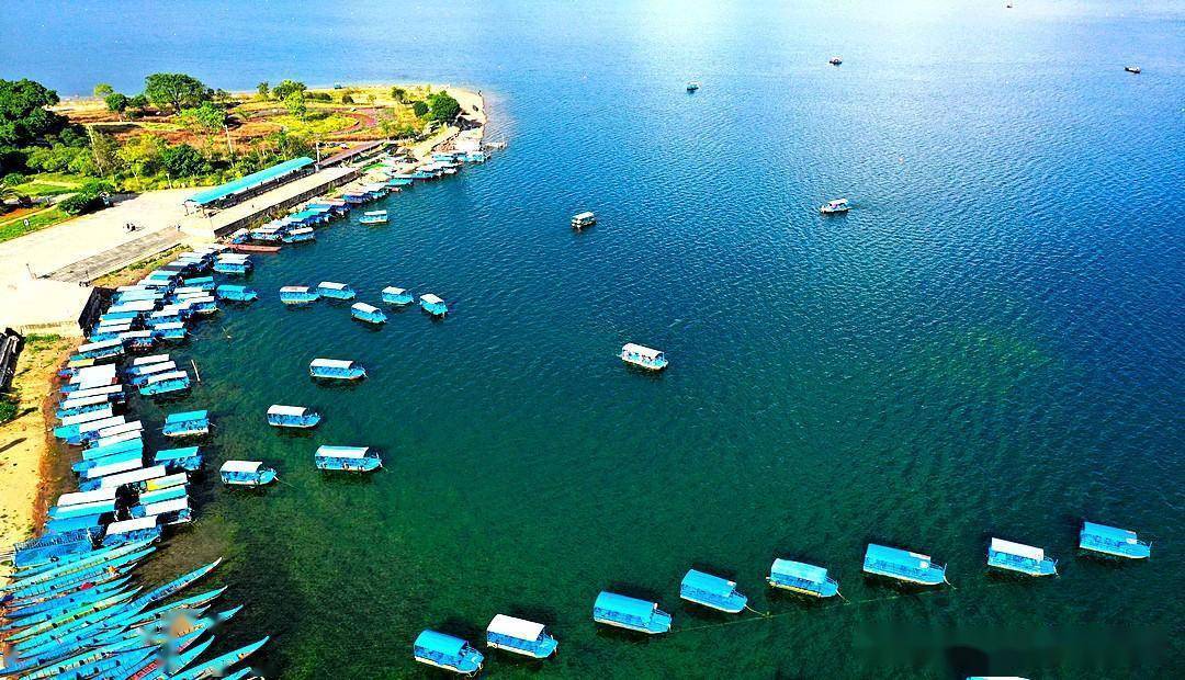 映像抚仙湖——秀丽的孤山风景区_湖面_湖水_阳光