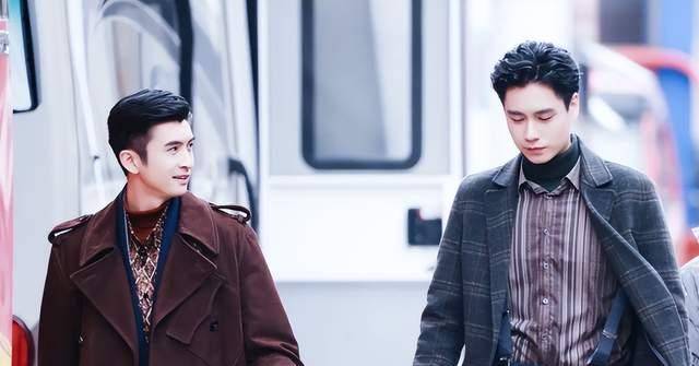 官方身高187 ,拍戏女艺人踩箱子也够不到_cm_胡一天_刘宇宁