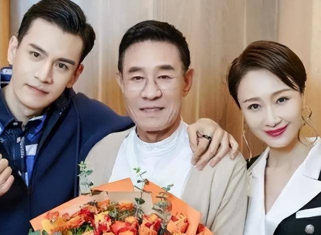 杜志国:与杨丽离婚后,又结了2次婚,杨丽却独自照顾儿子_杜淳_郑伟丽