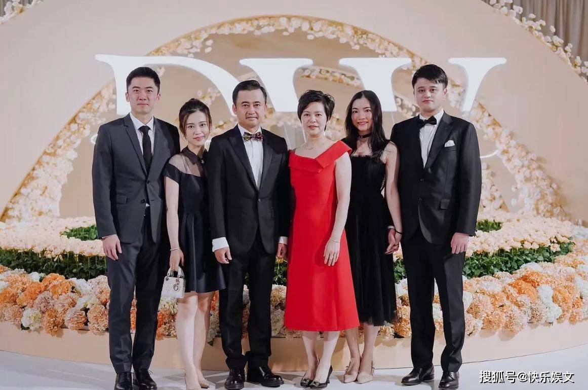 安踏太子爷官宣结婚!