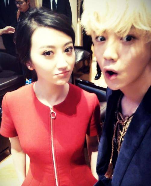 关晓彤八卦景甜,本想让她尴尬害羞,景甜说出答案让她立刻黑脸_鹿晗