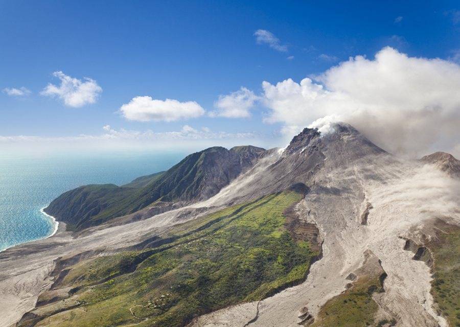 二十年后,苏弗里埃尔火山这个现代版庞贝正在慢慢恢复