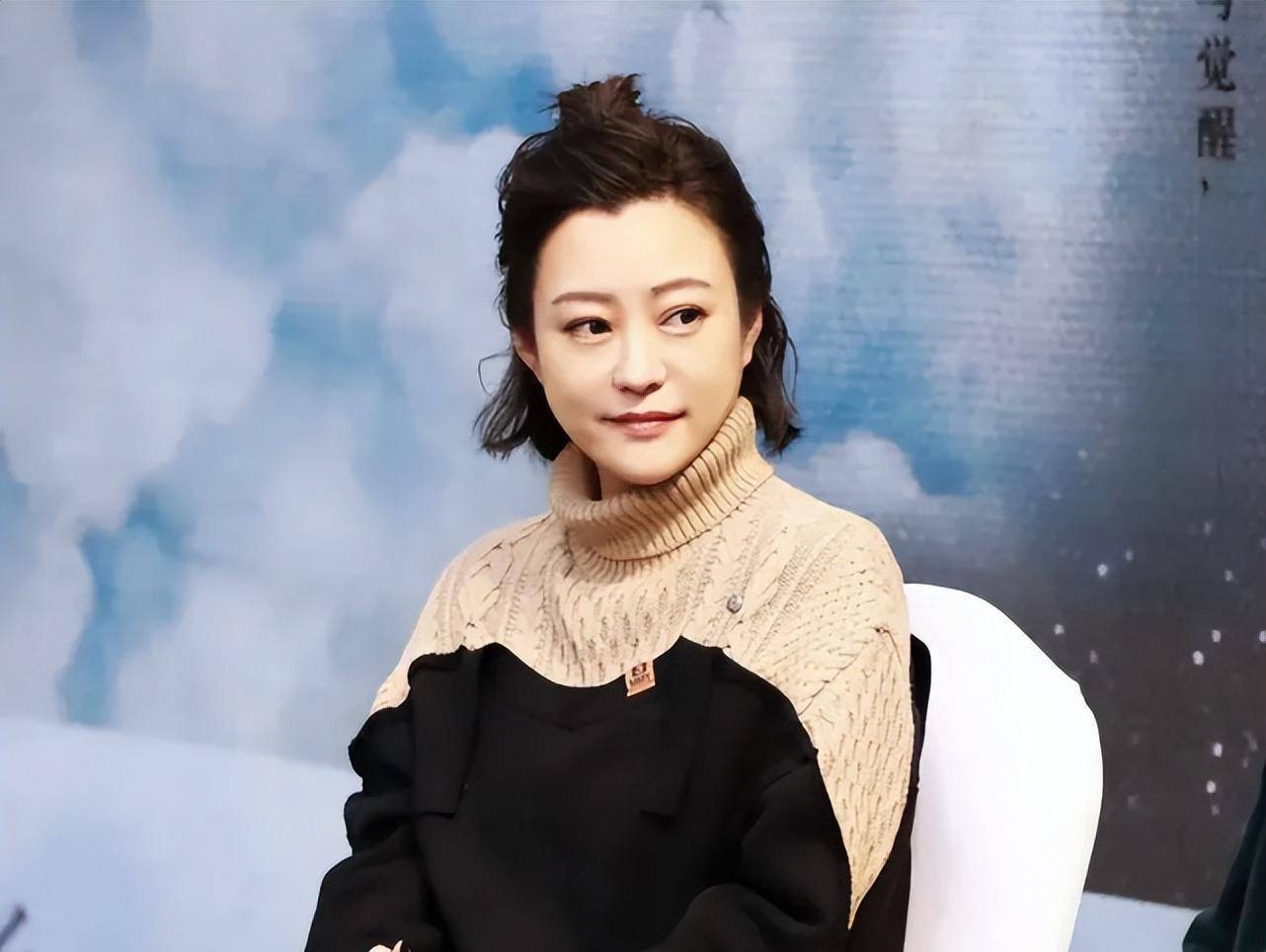 女星朱锐被猥亵,澄清帮她的不是郝蕾,捏她屁股的疑似是黄海波_海清