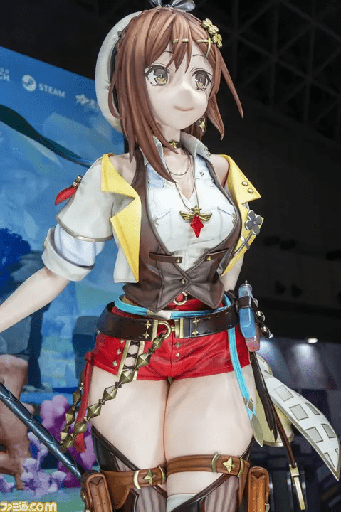 手办细节:《莱莎的炼金工房》是由gust制作,光荣特库摩发行的角色扮演