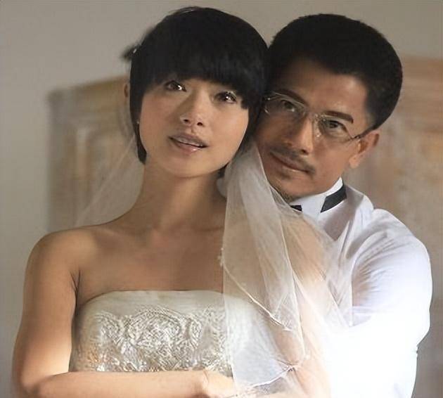 二,圣诞玫瑰上映时间:2012年;合作演员:秦汉,冯绍峰.