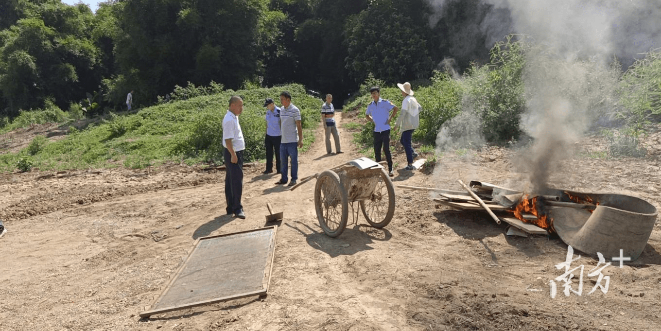 非法采砂？郁南东坝镇重拳出击！河道巡查行为 4662