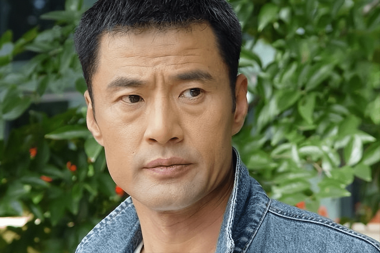 于荣光:结婚35年0绯闻,63岁突然离婚,令人唏嘘!_王玉岑_孩子_发展