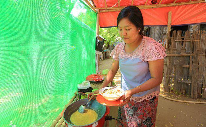 缅甸的姑娘脸上都涂抹“黄粉”，难道是她们买不起化妆品吗？