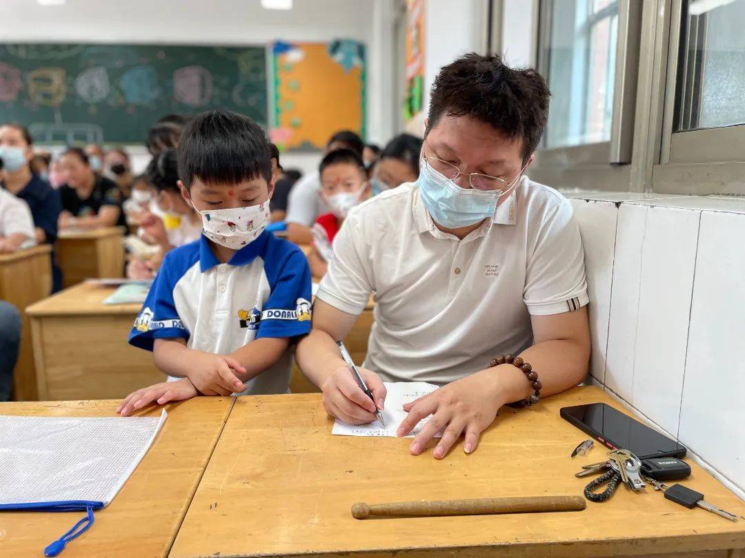 江苏省南通市虹桥小学一年级新生入学记_校园_朱砂_成长