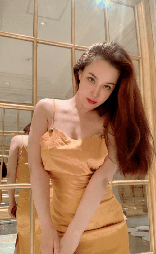 侯耀华女徒弟爆料李易峰,两人私交甚密还约定中秋见面_安娜金_网友