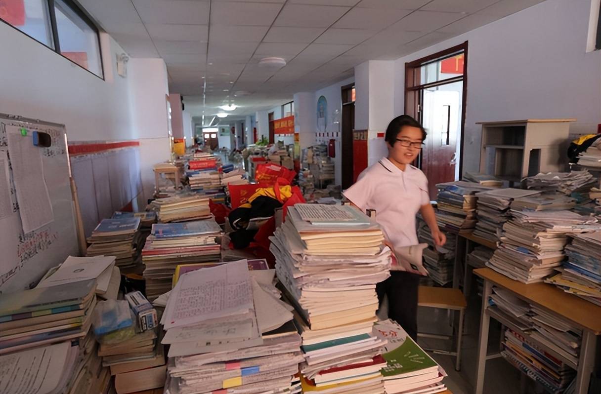 河南一中学又出"奇葩校规",上厕所人次不超6人?