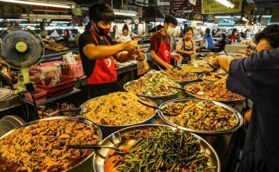 原创
            为何泰国人那么“懒”，到饭点都不做饭？当地人：看看市场就懂了
                
                 