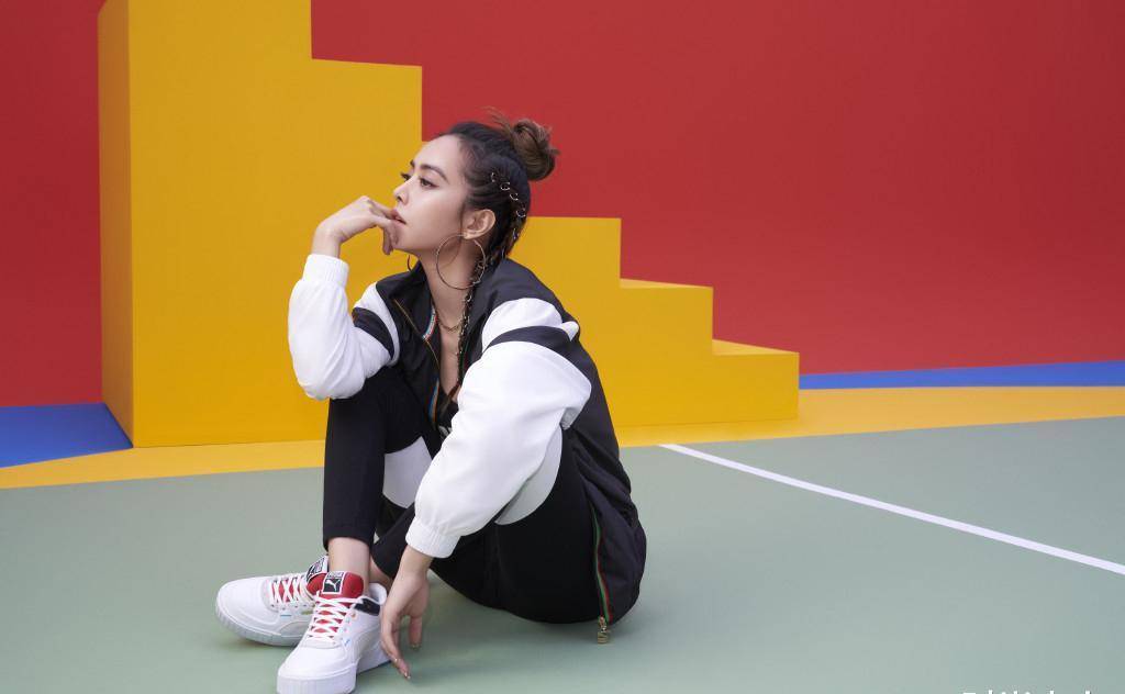 蔡依林身材美丽得真好,年近40岁穿紧身运动装,双腿线条太完美_白色