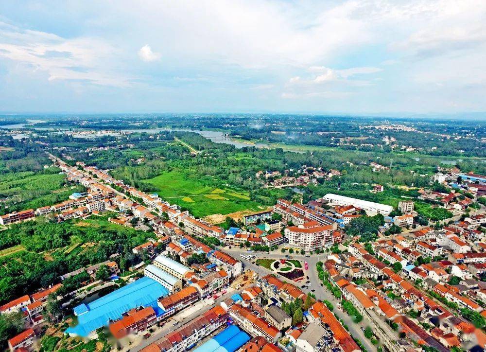 武汉市新洲区凤凰镇党委荣获第四届湖北省"人民满意的公务员集体".