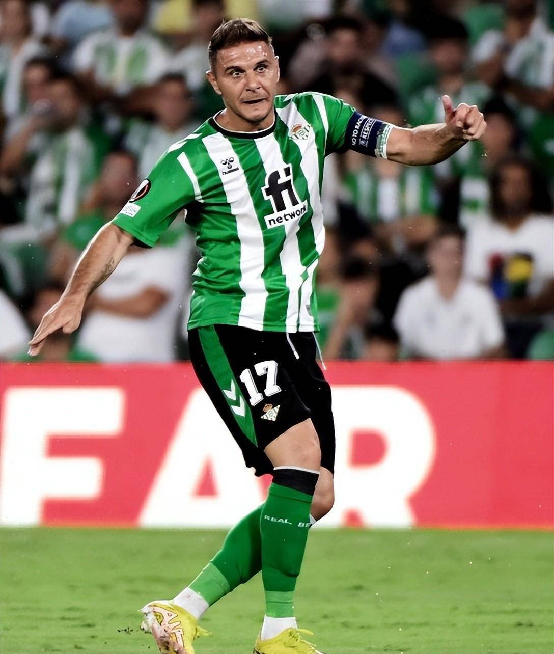 皇家贝蒂斯老家华金老而弥坚,41岁创下欧联杯最大年龄进球者_射手