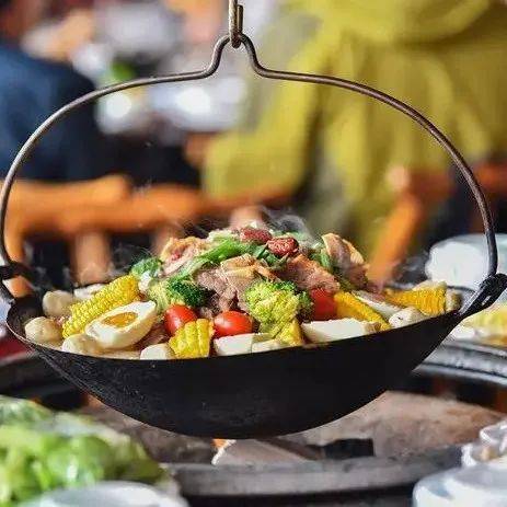 家乡的吊锅_腊肉_故乡_食材
