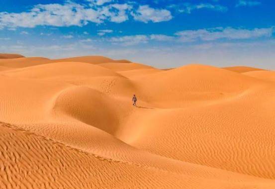 为什么说有人在沙漠中迷路，越走直线越走不出去？看完涨知识了