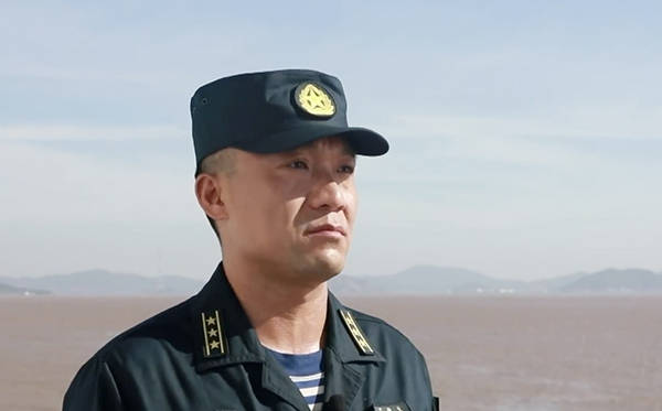 外舰擅闯演练海区被驱离!海军荆州舰舰长这样说_海军荆州舰成功驱离擅闯演练区外舰_吴仲戈_舰艇