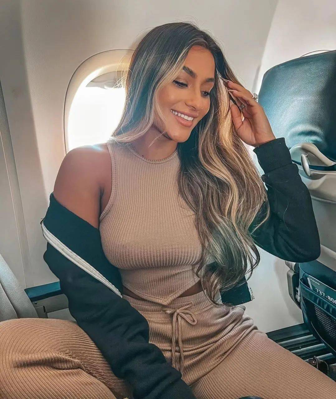 老牌球嫂了,很美很性感_乔治_希尔_比德