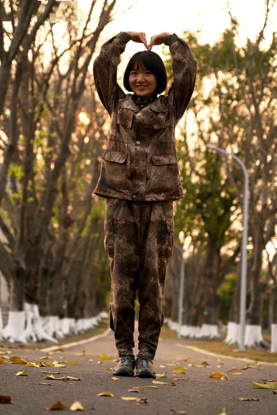 【铸牢中华民族共同体意识】|携笔从戎,用热血点燃