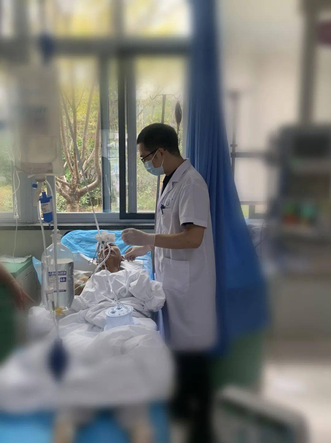 患者突发呕血山海工程打开生命通道成功救治