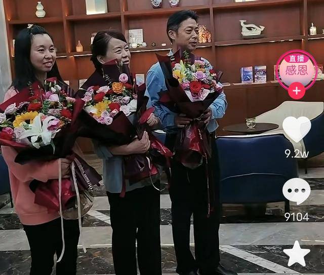 庭审结束后田静陪许妈逛街,两人一起谈笑风生_许敏_工作_姚策