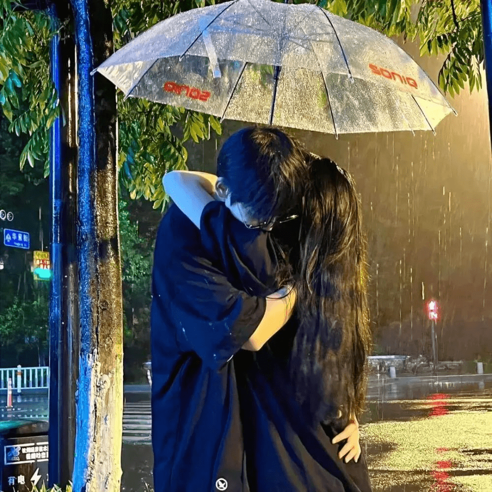 头像| 热门宝藏情侣头像图_方能多_隐忍_对方