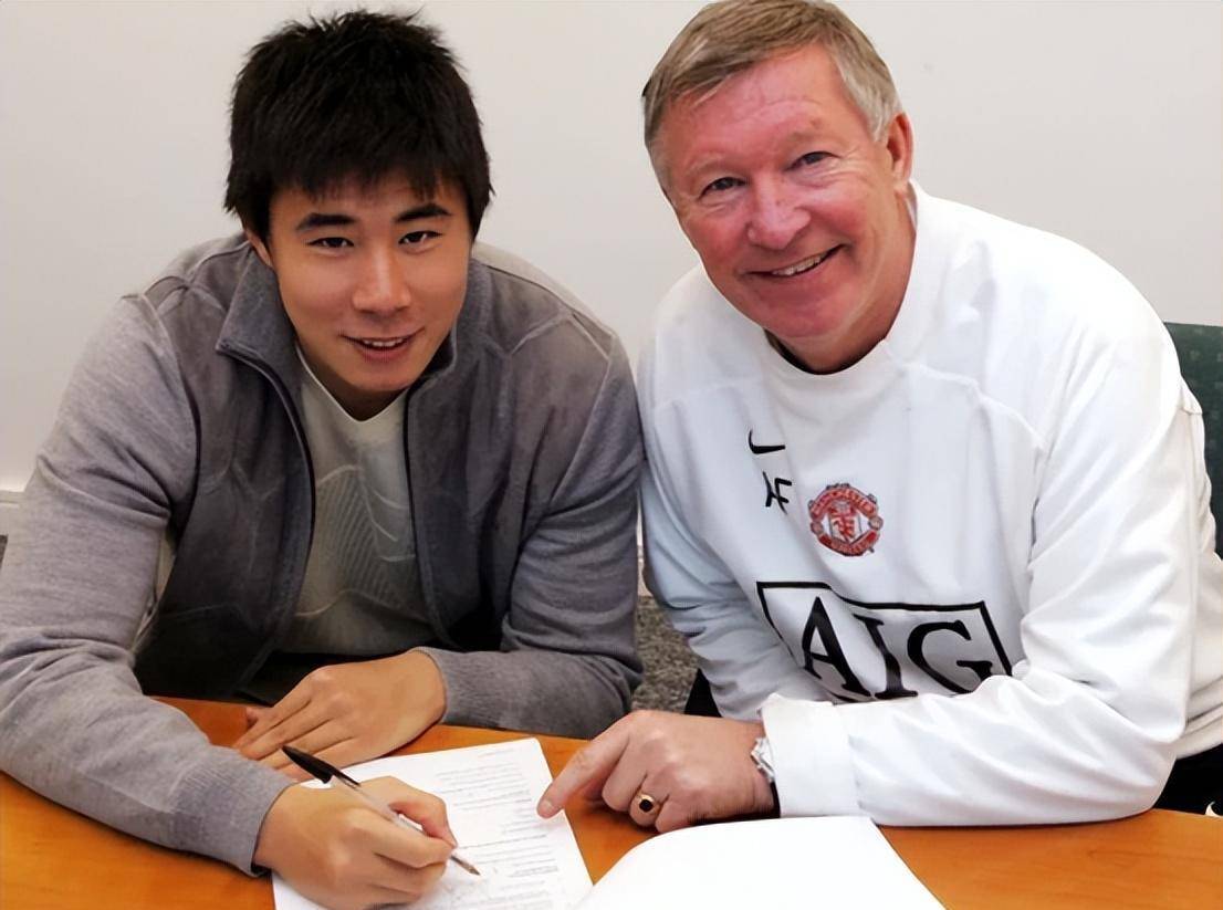 将小牛租到比利时拿劳工证,顺便在比乙球队练练级,等到拿到了英超劳工