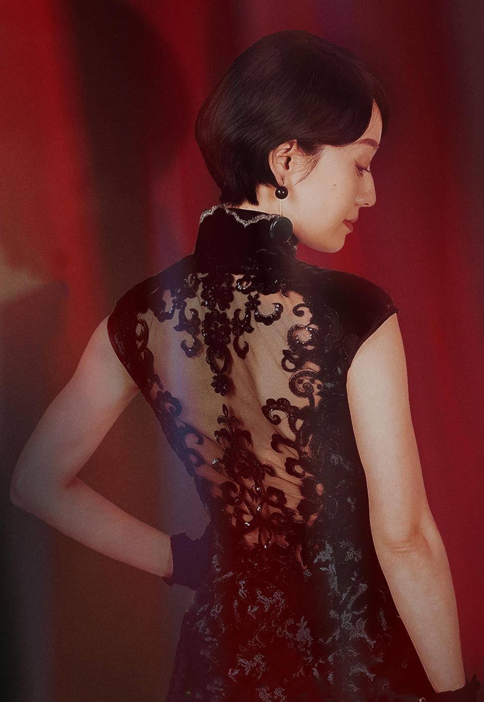 七夕来临,各大新剧也陆续开始发福利了,这不,女明星的新剧《旗袍美探