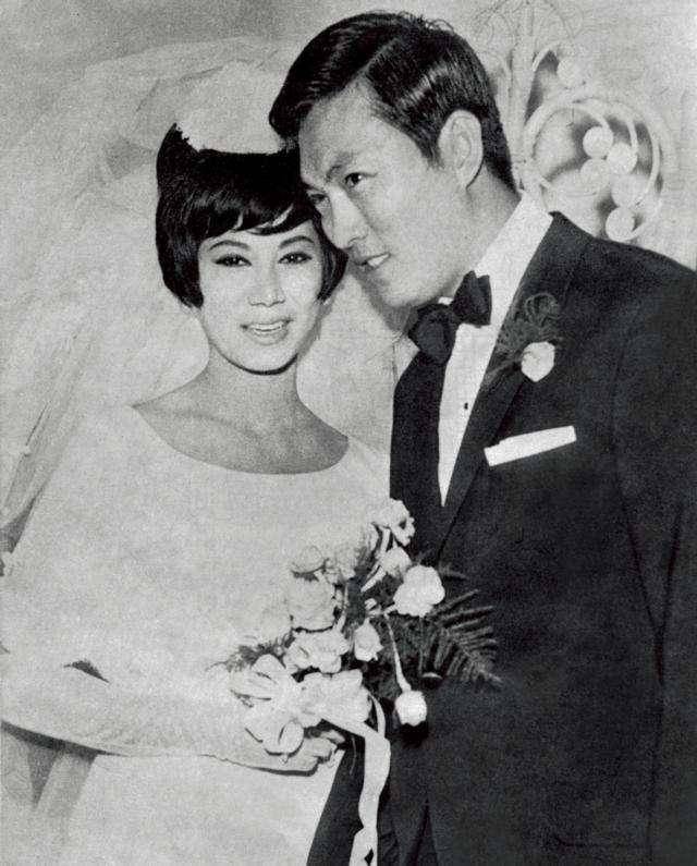 邵氏头牌女星,17岁遇人不淑,27岁嫁给"小演员",携手走过54年_凌波_金