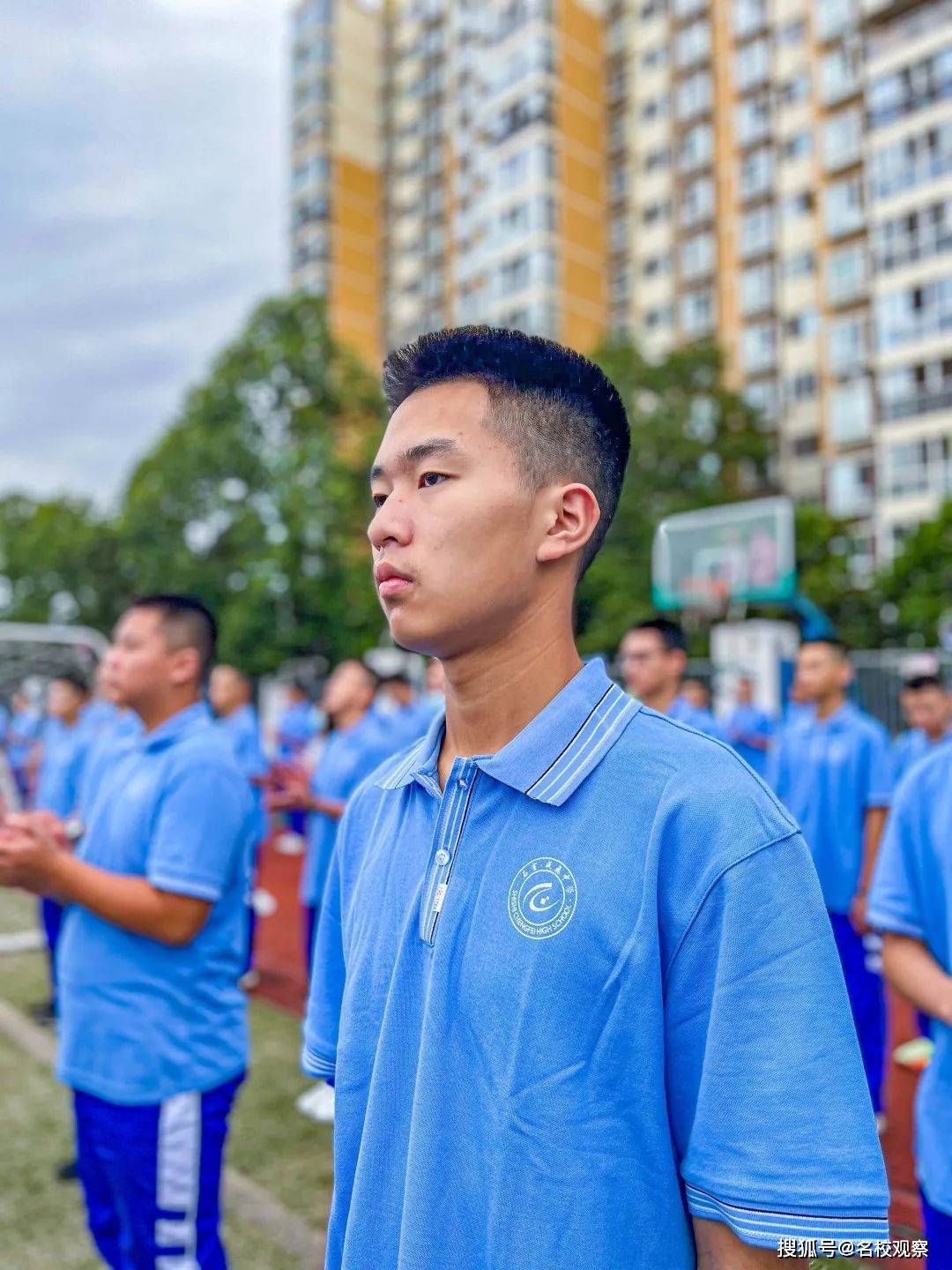 青涩年华,他们与石室成飞中学携手同行,无所畏惧地奔跑!