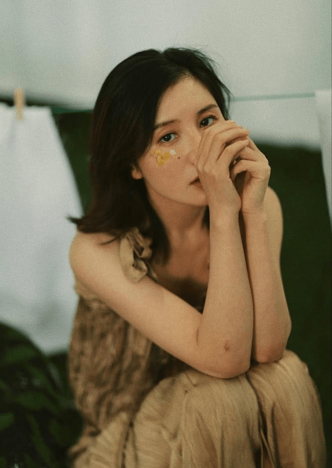 黄景瑜前女友王雨馨郁症身亡未遂,愿她走出阴霾,重回巅峰自我_女生