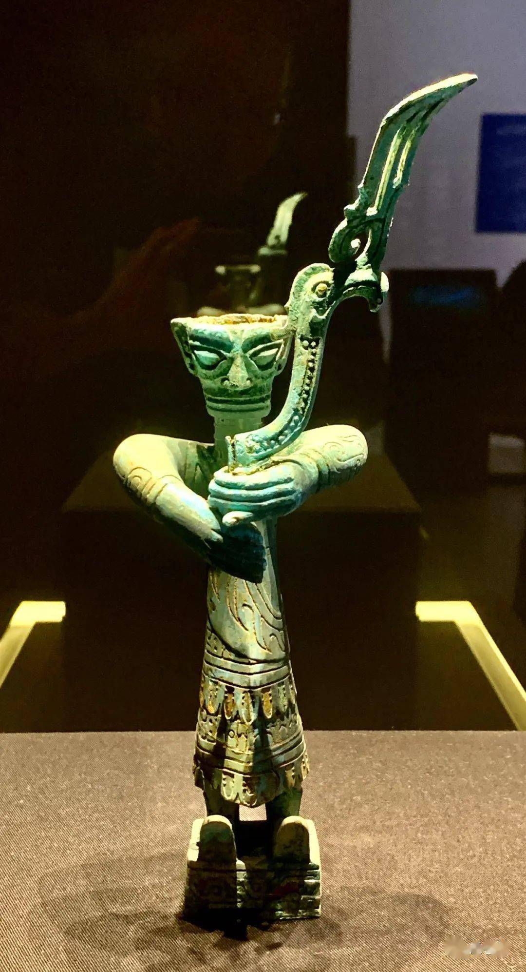 奇幻的三星堆铜人世界二:周倜分享三星堆博物馆青铜器下篇_人像_中国