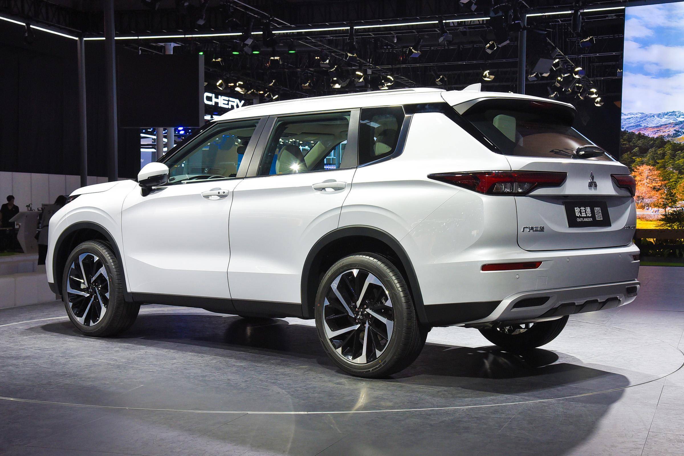 奇骏的"兄弟"要来了 广汽三菱全新欧蓝德将于9月30日开启预售_搜狐汽