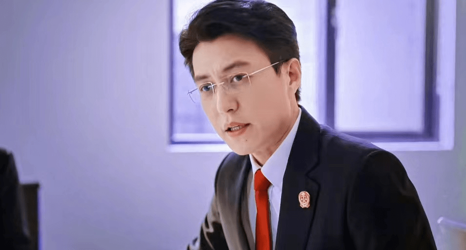 六网收视第一,靳东和成毅的新剧凭什么成为"王炸"?_底线_方远_生活化