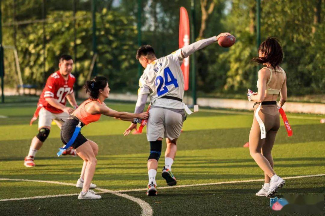 爱上腰旗橄榄球的100个理由,"腰"你为橄榄球助力!_huddle_队友_战术