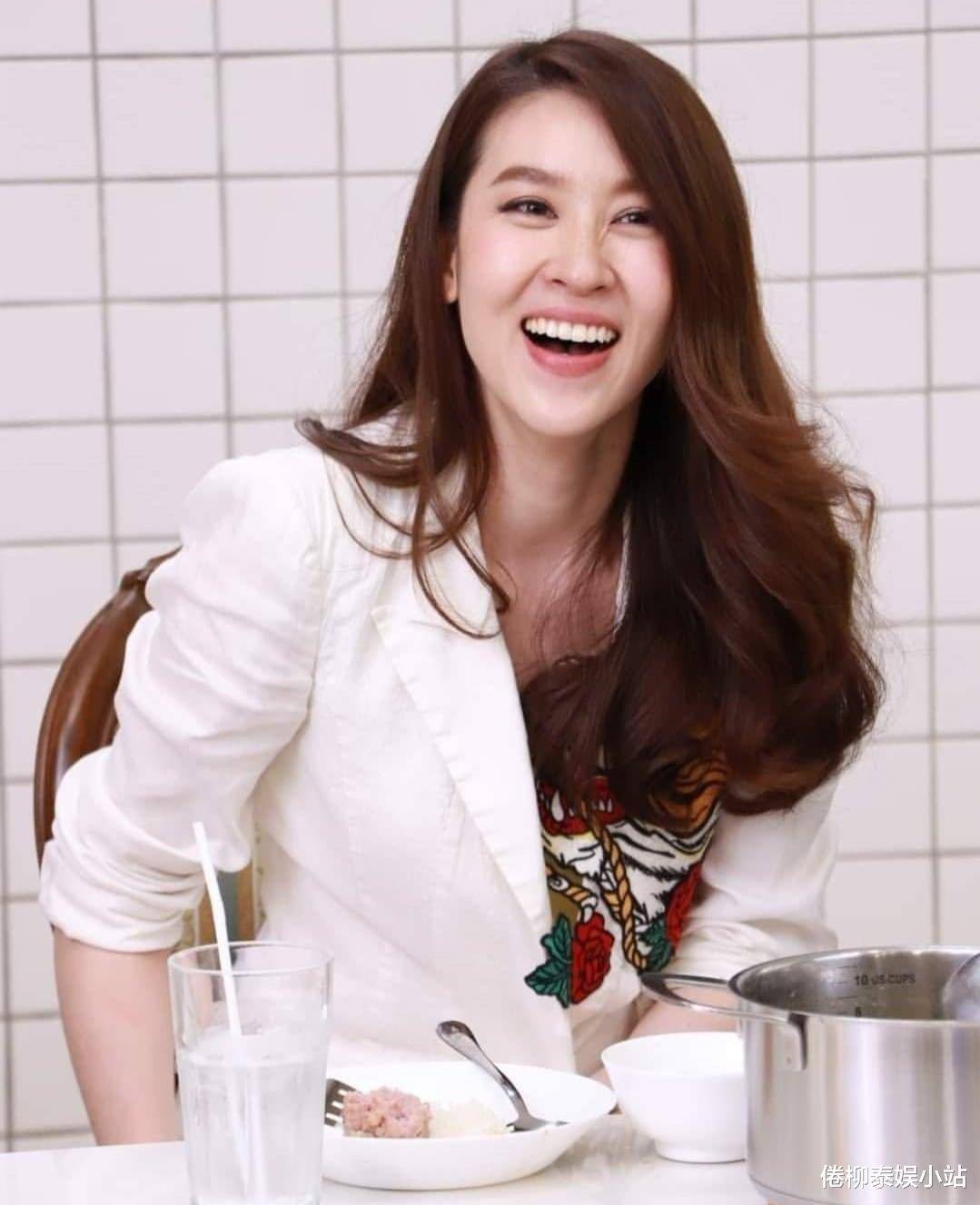 泰星cheer谈hiso男友:他是不会跟我求婚的,除非是蹲下来系鞋带_问题