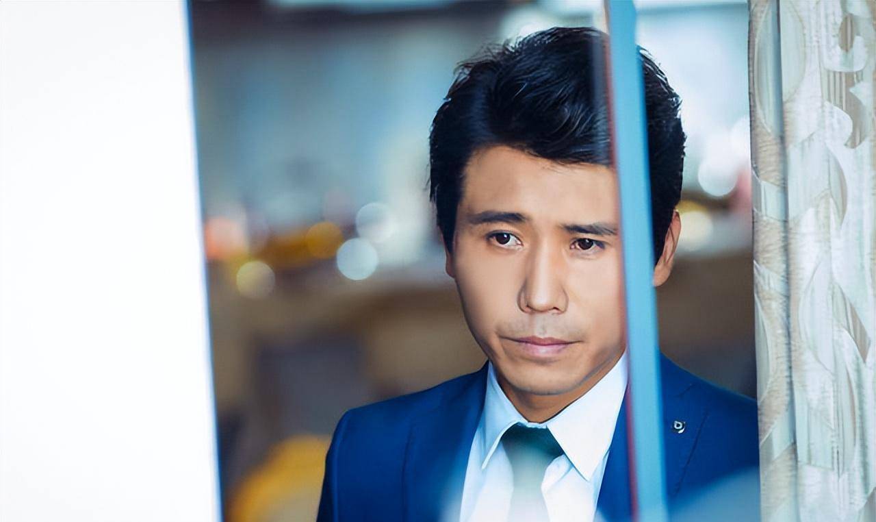 《底线》从男一帅到男八,躲过了靳东成毅,却没躲过"叔圈"熟脸_周亦安