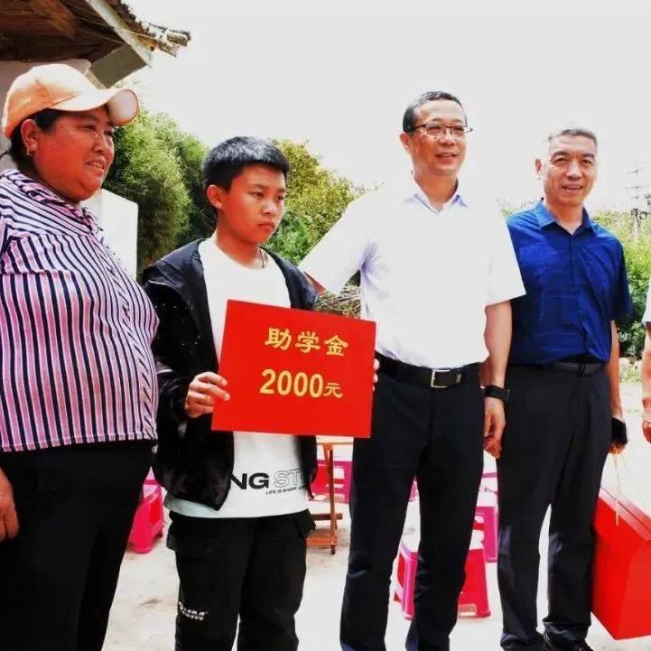 王耕捷一行赴小湾东镇开展帮扶调研_新民村_情况_孩子