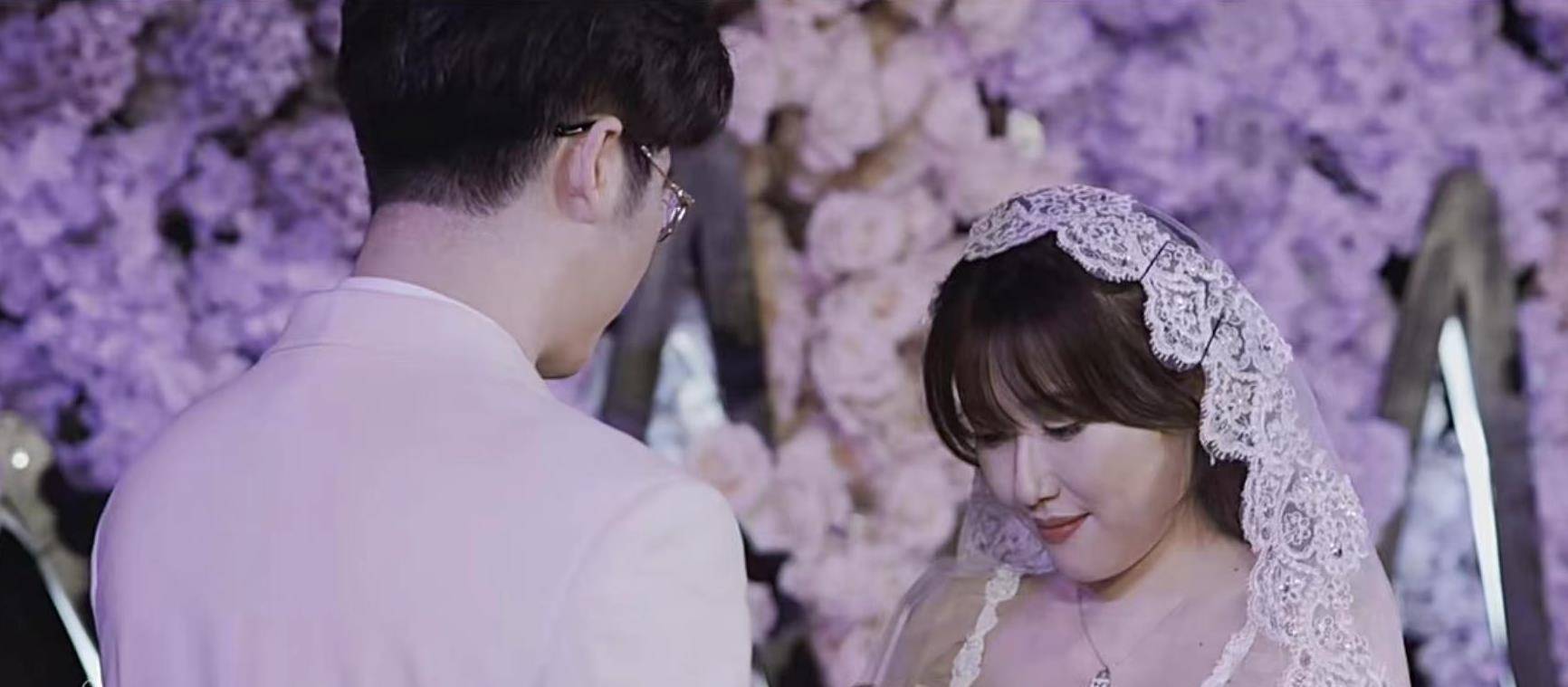 穿鱼尾裙妖娆美艳,嫁北京土豪画面甜蜜_康逸琨_灯光_老公