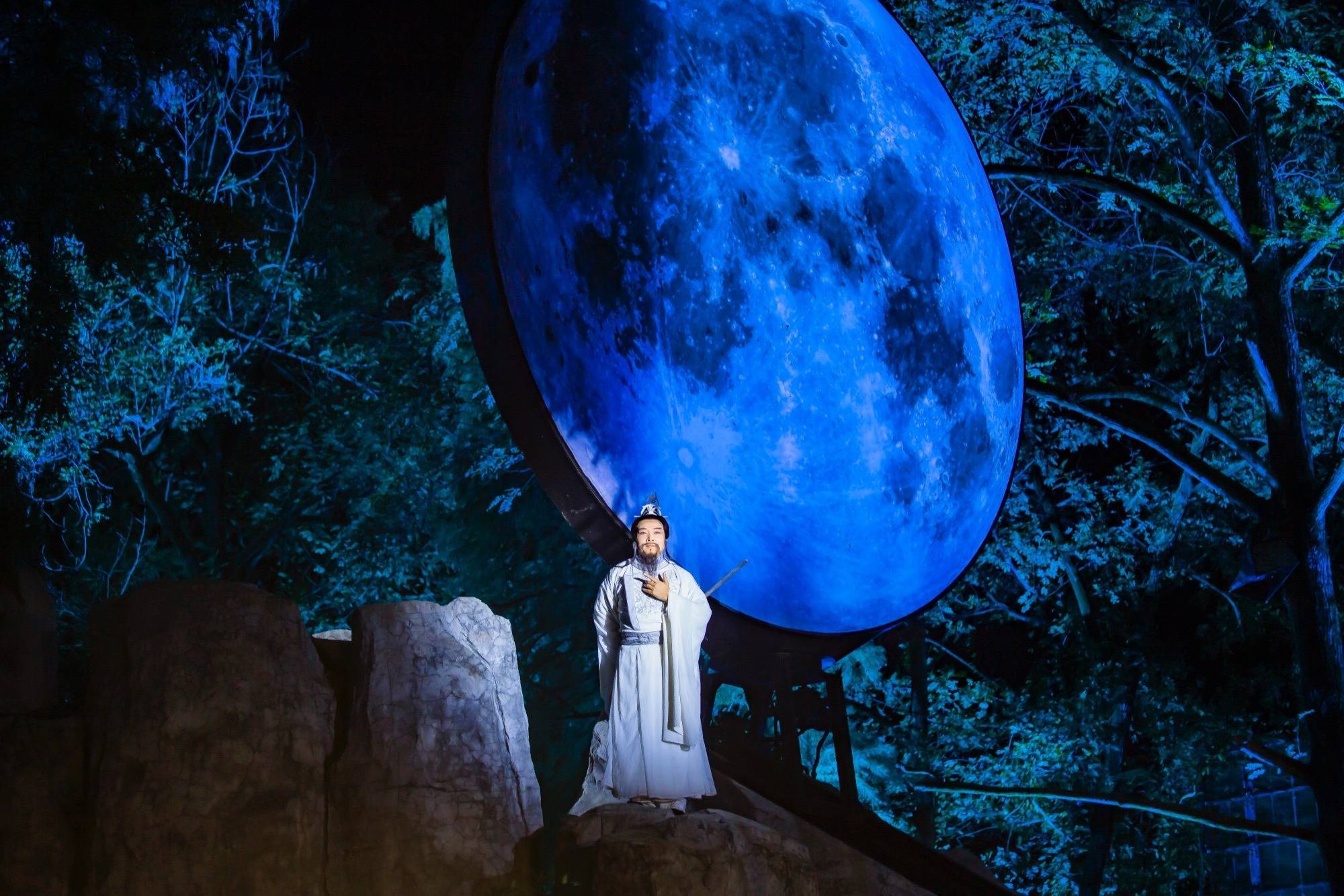 杭州又一演出爆红,《江清月近人》震撼来袭,游客体验沉浸式演出_建德