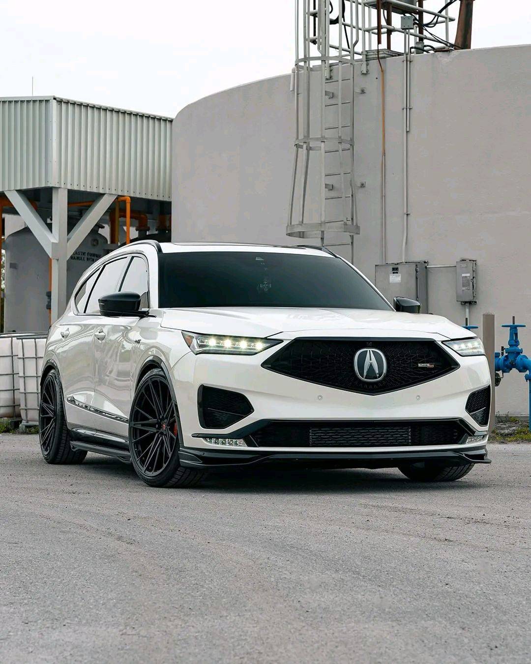 新版本田讴歌mdx曝光,运动元素浓郁,气场强大,"低趴"造型犀利_搜狐