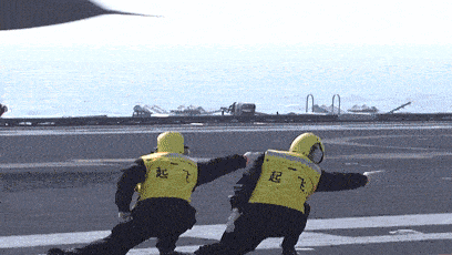 那一年,吴永靖刚上高中放飞动作"航母style"随之走红歼