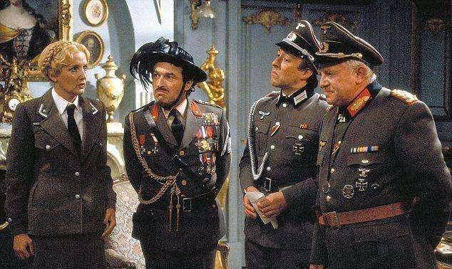 一,却一直在拖后腿,说是独裁者不如说是艺术家_墨索里尼_意大利_adolf