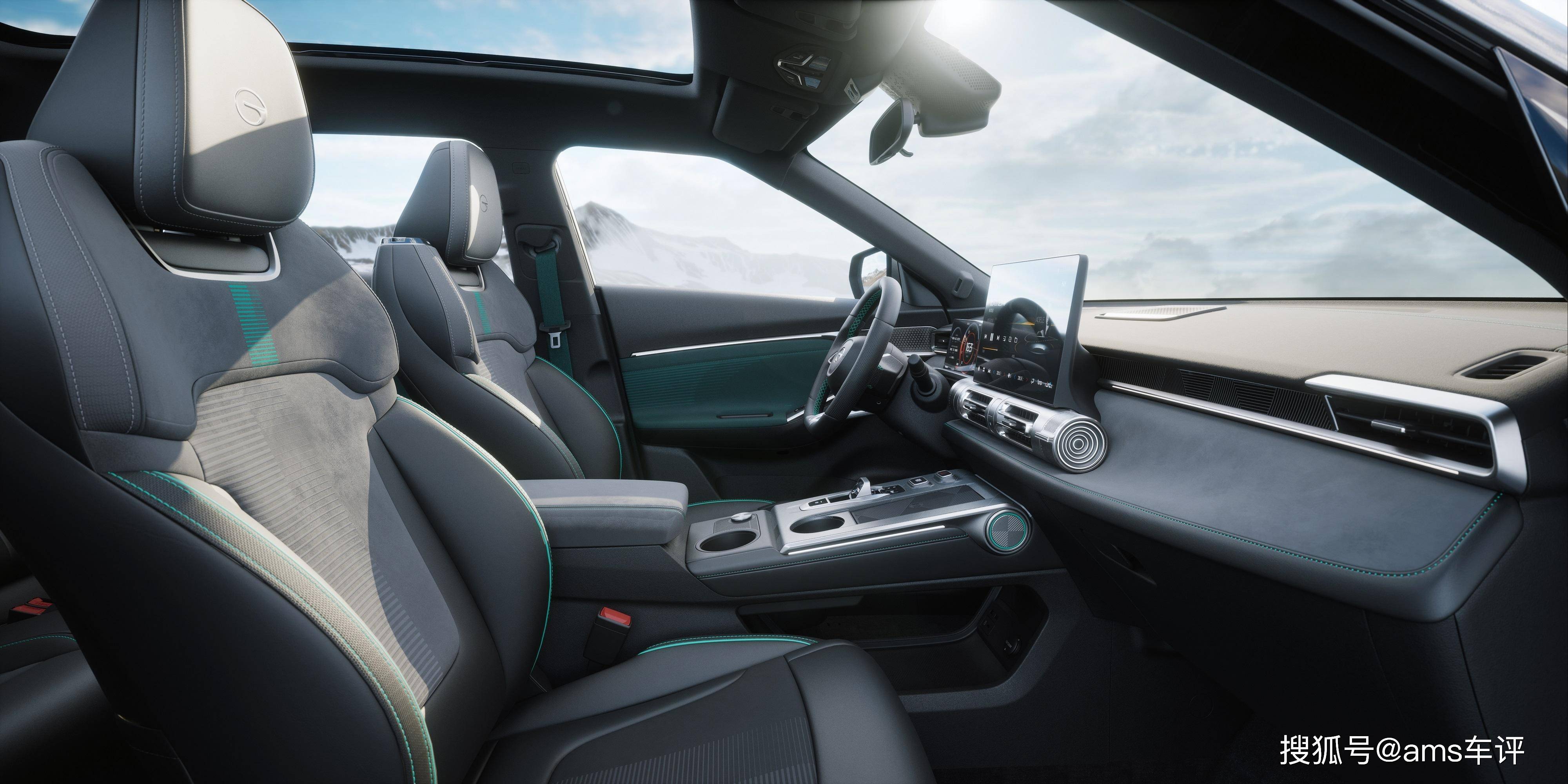 加热,电动尾门,无极氛围灯,adigo pilot驾驶辅助系统,540°透明底盘