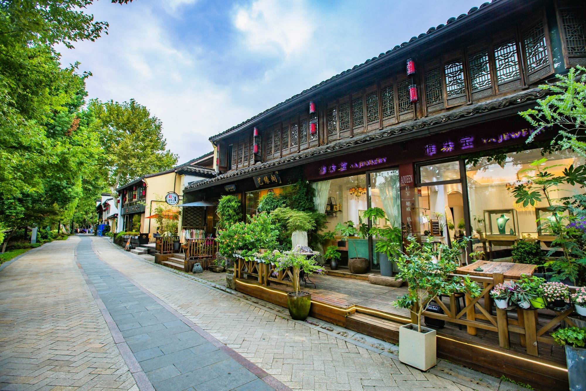 杭州大兜路历史文化街区，历史悠久，环境清幽，是休闲游的好去处